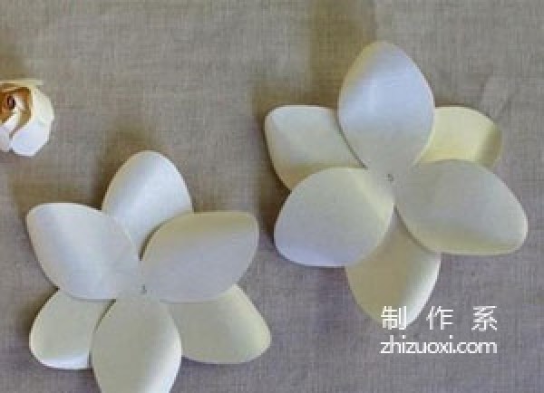 Creative tutorial for making paper gardenia handmade flowers