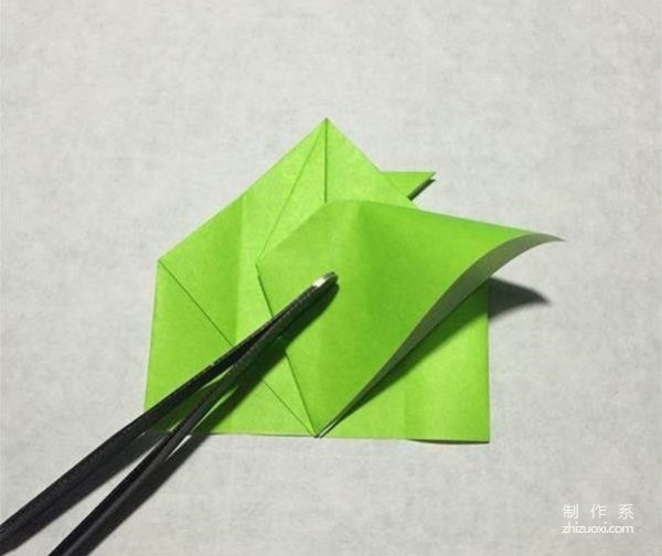 Super realistic animal origami DIY illustration of paper frog origami method