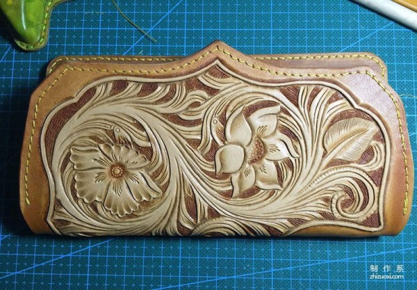 Leather carving works, carved long clip