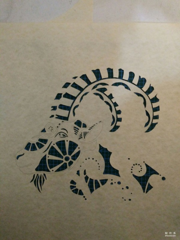 Tutorial on hand-carving pattern of paper-cut Capricorn handmade lampshade