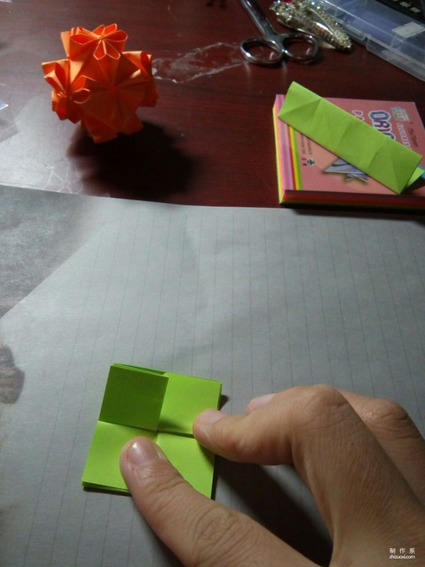 Illustrated tutorial on the handmade origami method of DIY fingertip paper flower balls