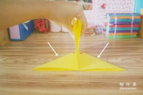 A picture-illustrated tutorial to teach you step-by-step origami Pikachu