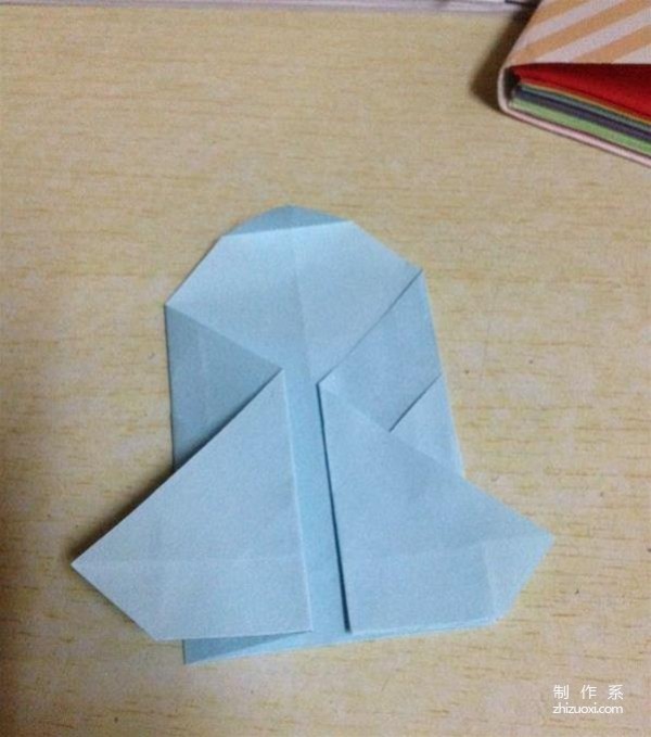 Interesting DIY simple handmade origami tutorial with illustrations of the little penguin method