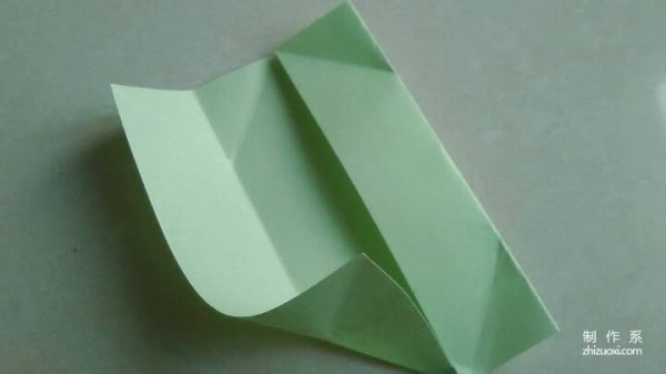 Teach you how to fold a four-leaf clover using colored paper origami tutorial