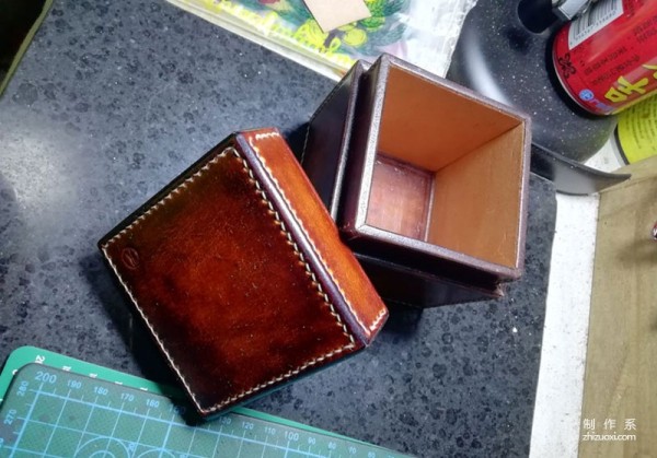 Leather box made by horse stitching