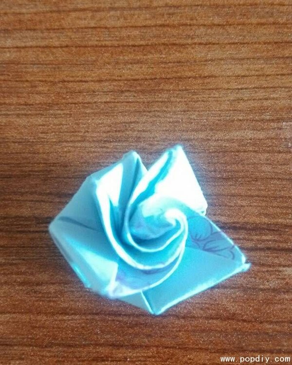 DIY creative handmade paper crafts to fold beautiful diamond roses