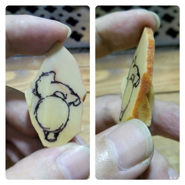 Hand carving method of stone wintersweet fan pendant