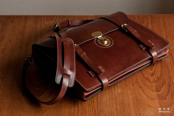 Classic leather briefcase with accordion side panels