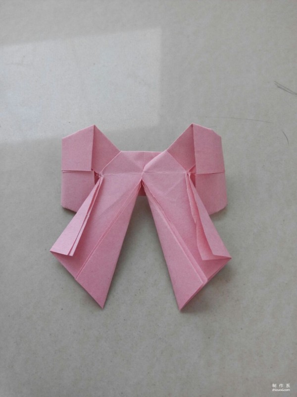 DIY origami illustrated tutorial for simple paper bows