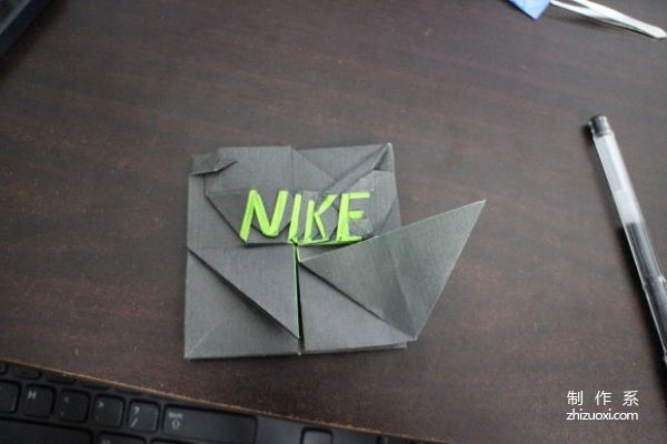 A very creative graphic tutorial on origami Nike logo