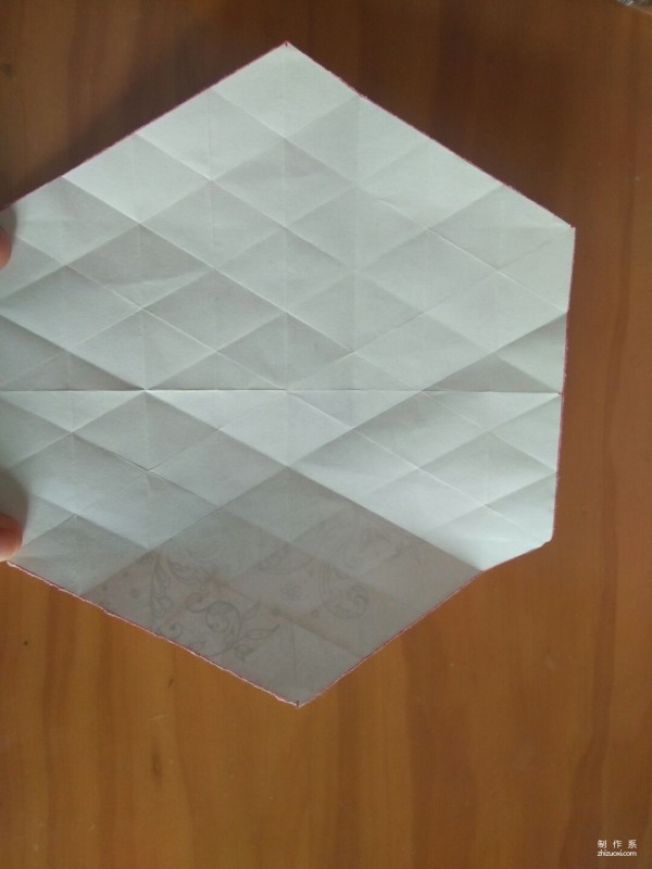 Simple and beautiful hand-made origami method of snowflake carton