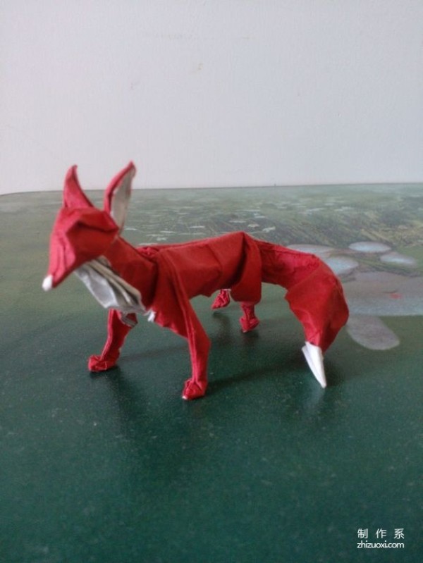 Real-life illustrated tutorial on how to make fox origami