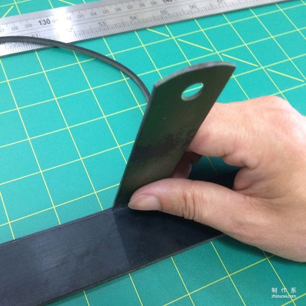 The whole process of a J&E bridle leather belt