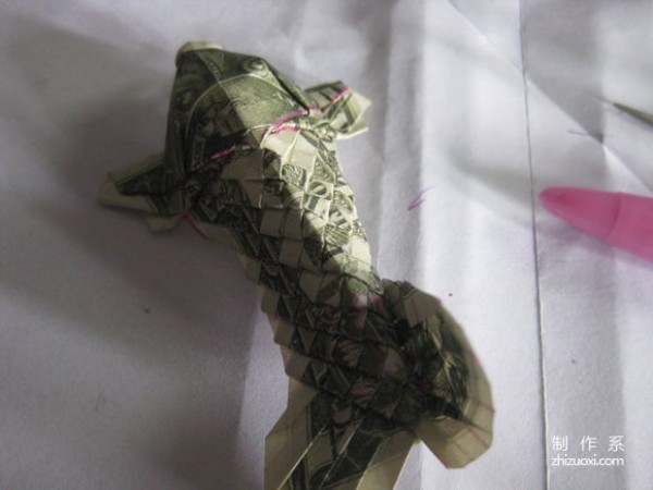 Detailed tutorial of dollar carp origami banknote real shot pictures