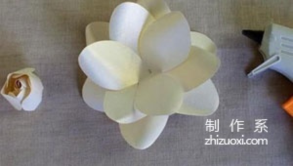 Tutorial on how to make super beautiful paper gardenia handmade flowers