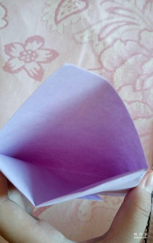 Illustration of DIY simple and cute envelope folding method using handmade origami