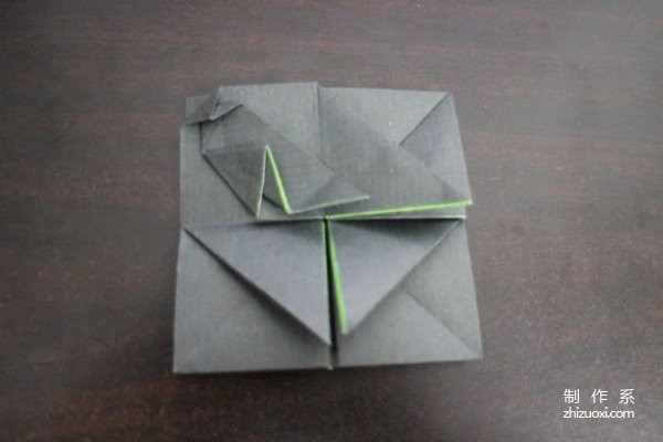 A very creative graphic tutorial on origami Nike logo