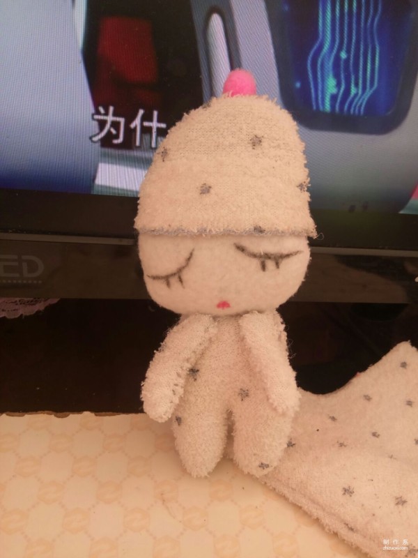 Detailed step-by-step illustration of the DIY method of making cute dolls with DIY handmade fabrics from waste clothes