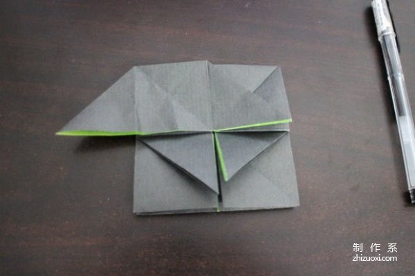 A very creative graphic tutorial on origami Nike logo