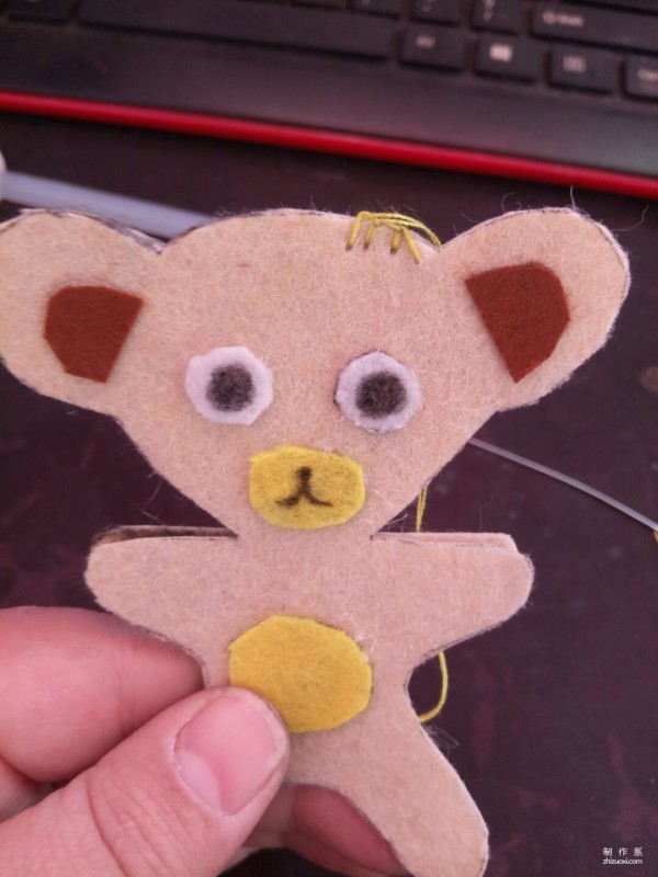 DIY tutorial for hand-made mini bear accessories using non-woven fabrics