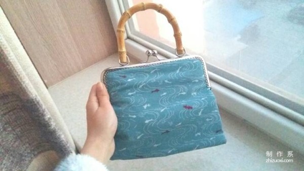 Super simple and beautiful handmade method for making women’s handbags from fabric