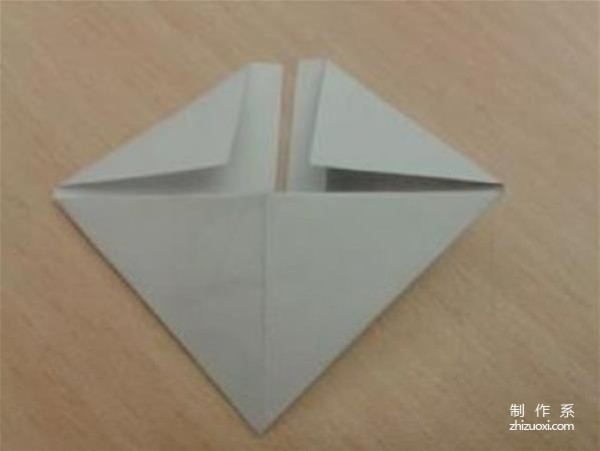 Illustrated tutorial on DIY production method of white swan in triangle