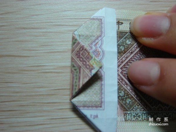 Illustrated tutorial for DIY handmade origami camera toys using RMB or US dollar banknotes