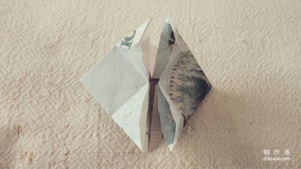 Creative origami paper money and heart, handmade tutorial on folding heart-shaped paper money