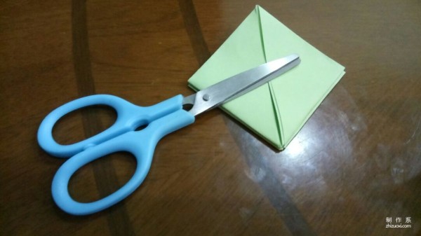 Simple origami, children’s handmade origami, simple DIY folding method of small villa