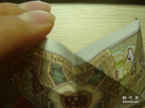 Illustrated tutorial for DIY handmade origami camera toys using RMB or US dollar banknotes