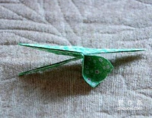 Teach you how to fold a three-dimensional four-leaf clover origami illustration