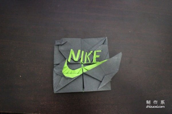 A very creative graphic tutorial on origami Nike logo