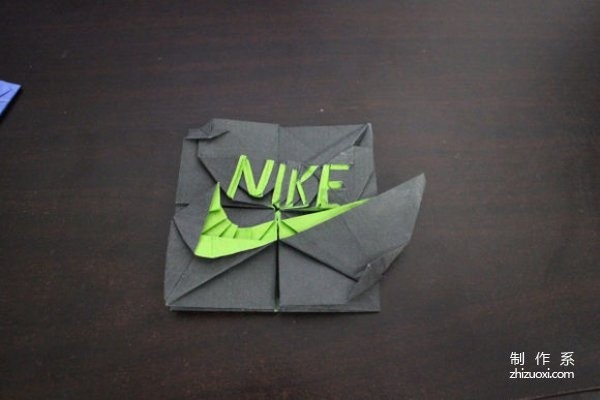 A very creative graphic tutorial on origami Nike logo