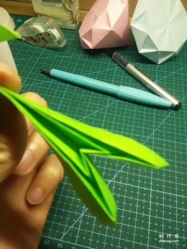 Origami sapling, a budding handmade origami making method