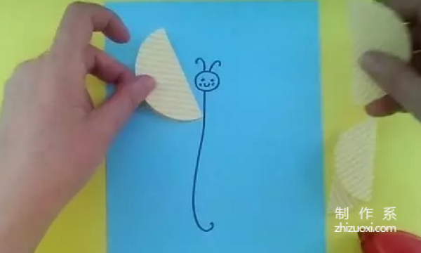 Simple DIY method for children to make butterfly patterns by hand