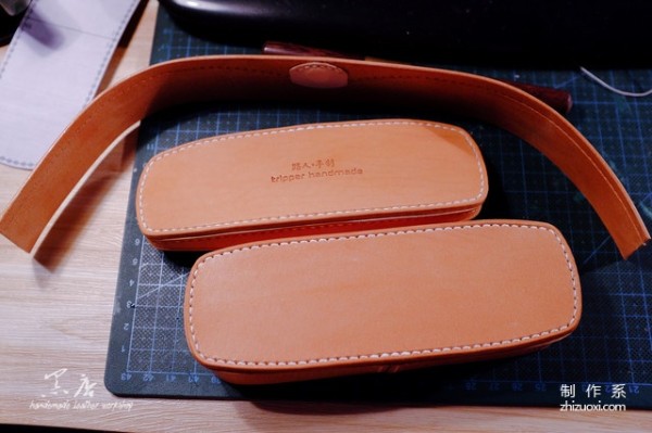 Koma sewing glasses case