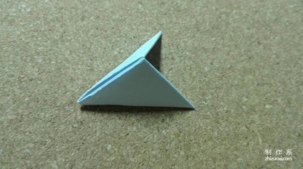 How to fold simple triangle origami using colored paper