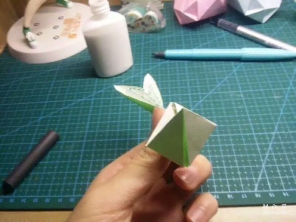 Origami sapling, a budding handmade origami making method