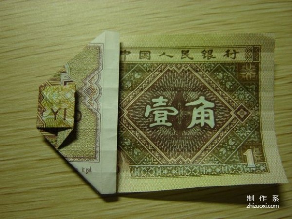 Illustrated tutorial for DIY handmade origami camera toys using RMB or US dollar banknotes