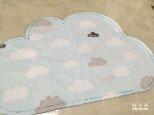 A super cute cloud pillow, a practical pillow made of handmade fabrics for home use