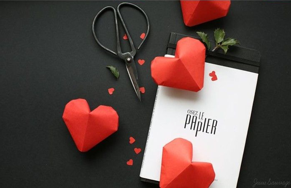 Full picture of simple three-dimensional love origami tutorial, environmentally friendly and beautiful