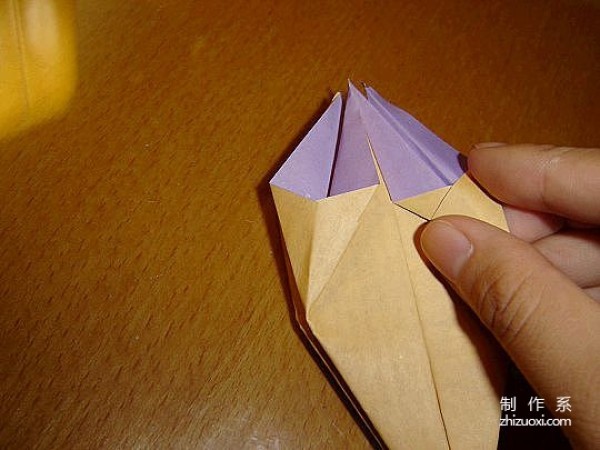 Illustration of the steps for making origami lily of the valley flowers