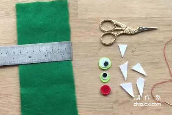 Tutorial on how to make handmade fabrics for woven patchwork bags, how to make handmade little monster fabric wallets