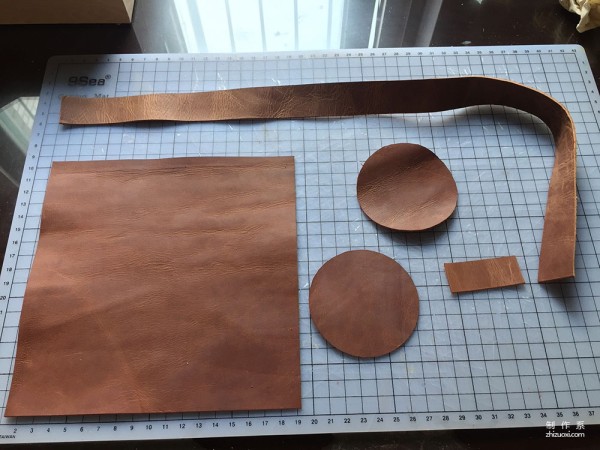 Make a simple pencil case out of crazy horse leather