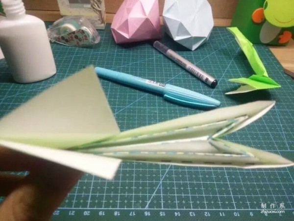 Origami sapling, a budding handmade origami making method