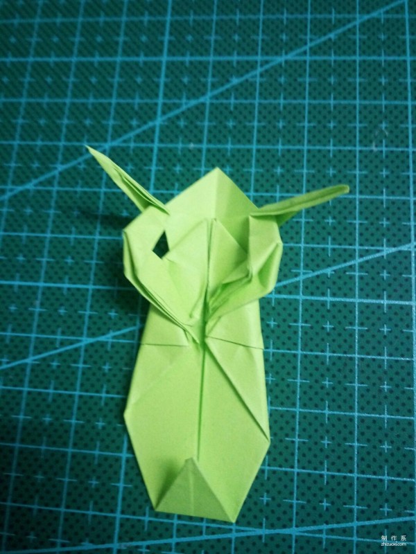 How to make origami of a super cute mantis