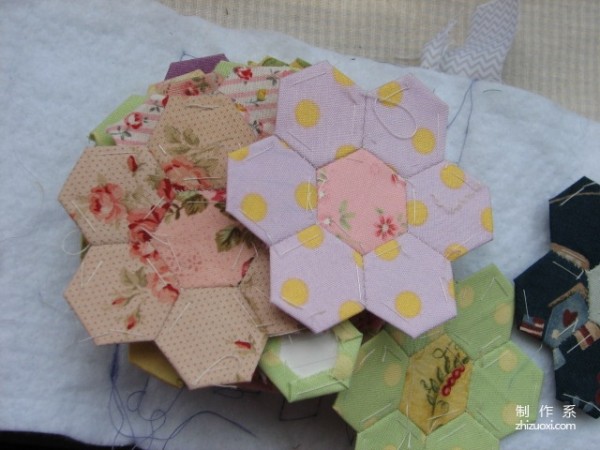 Handmade fabric tutorials. Detailed tutorials for making simple and beautiful grandmother’s garden patchwork patterns.