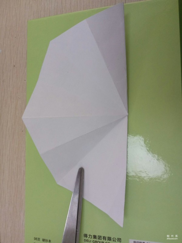 Tutorial on how to make origami 3D Christmas tree