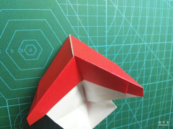 Illustrated tutorial on the origami method of the cute little fox