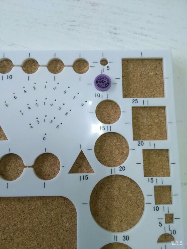 Illustration of how to make hand-rolled paper for piano